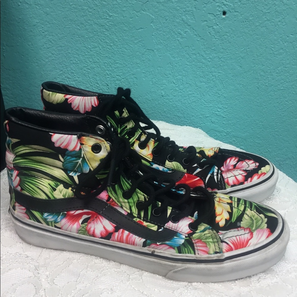 Vans 6.5 Hawaii black hibiscus hi top sneakers